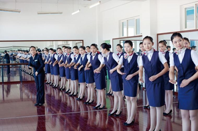 重庆青年职业技术学院单招专业全解析 航空服务专业——翱翔天际的职业起点